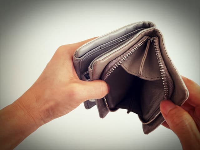 財布の中身がないイメージ